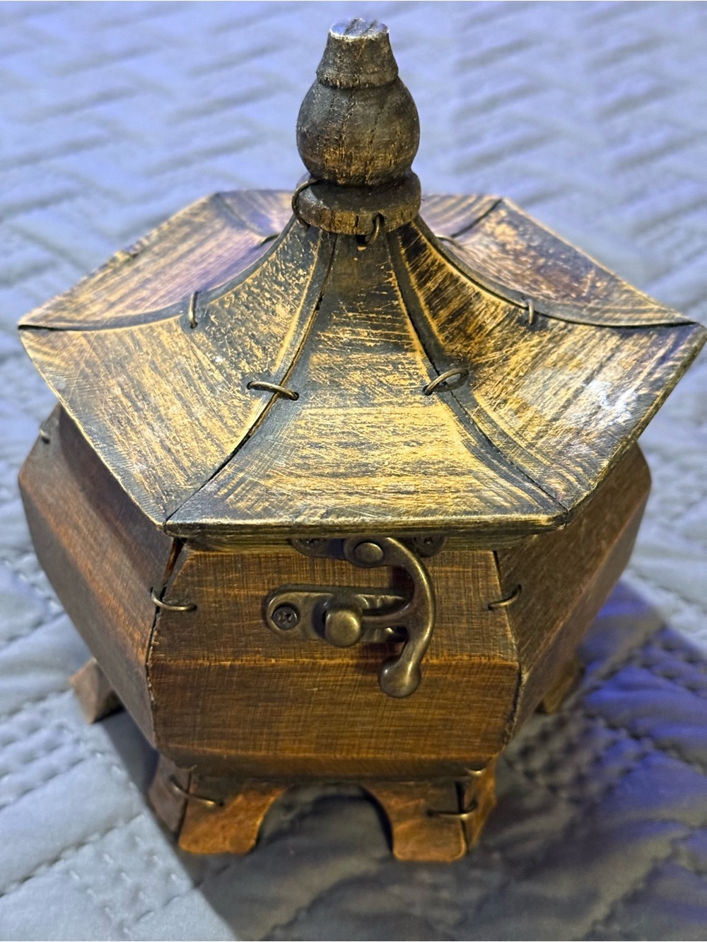 Decorative Hexagonal Brass-Tone Jewelry Box - Rustic Gold Finish